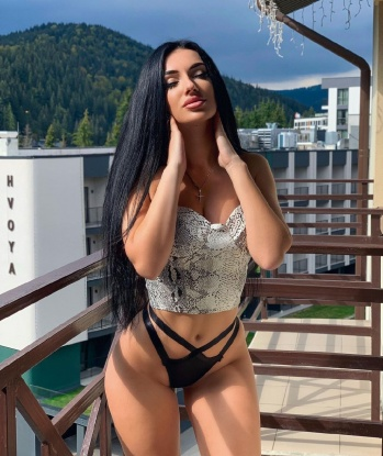 Со мной ты окунешься в океан страсти и разврата. У меня найдется все, чтобы исполнить твои самые сокровенные фантазии. Страстные эмоции и незабываемые ощущения гарантированы! Я волшебница, которая знает, как доставить тебе настоящее удовольствие. Окунись в безумие нашей поединка и позволь мне рассказать о том, что я могу сделать. Я готова удовлетворить все твои желания, от тебя только требуется позвонить мне и приехать ко мне в гости. Живу в Москве и знаю все ее секреты. ствую гостей Москвы и готова подарить им незабываемый опыт в наших уютных апартаментах. Посмотри мои фото и ознакомься с отзывами, и ты поймешь, что я - настоящая находка. Жду тебя, чтобы сделать твою ночь незабываемой! 💋🔥🌹🌃 🌟 7603, 28 лет